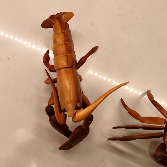 Hand carved wooden crab 🦀 and lobster 🦞. Hand made in the Bahamas - Picture 5 of 11
